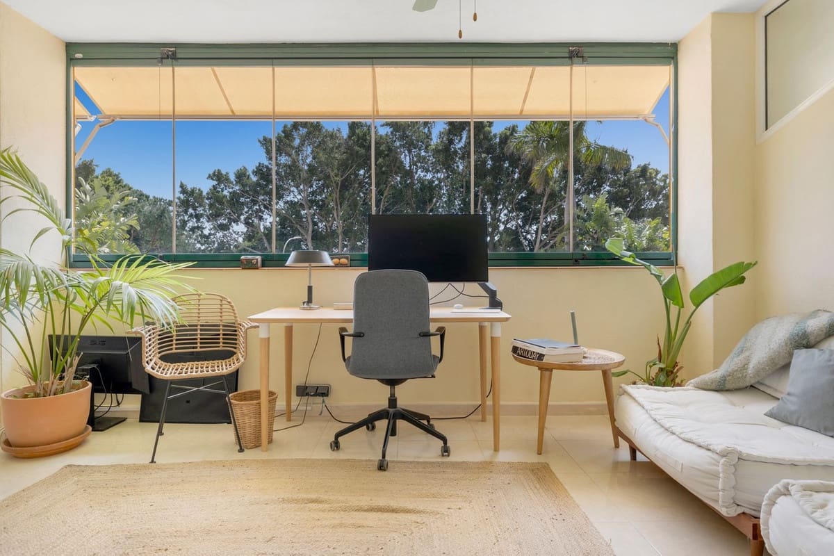 Apartamento de 2 habitaciones en Torrequebrada en venta - 395.000 € (Ref: 9793768)