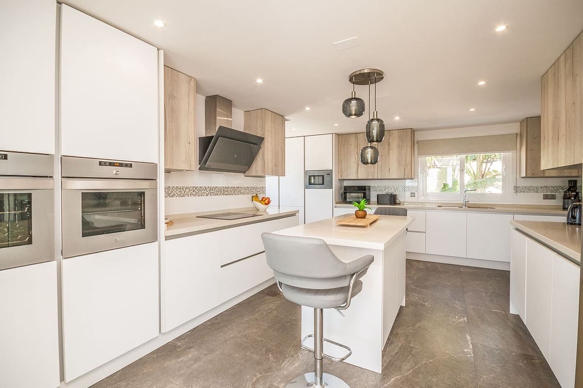 6 chambre Villa/Maison à vendre à Estepona avec garage - 2 250 000 € (Ref: 9793770)