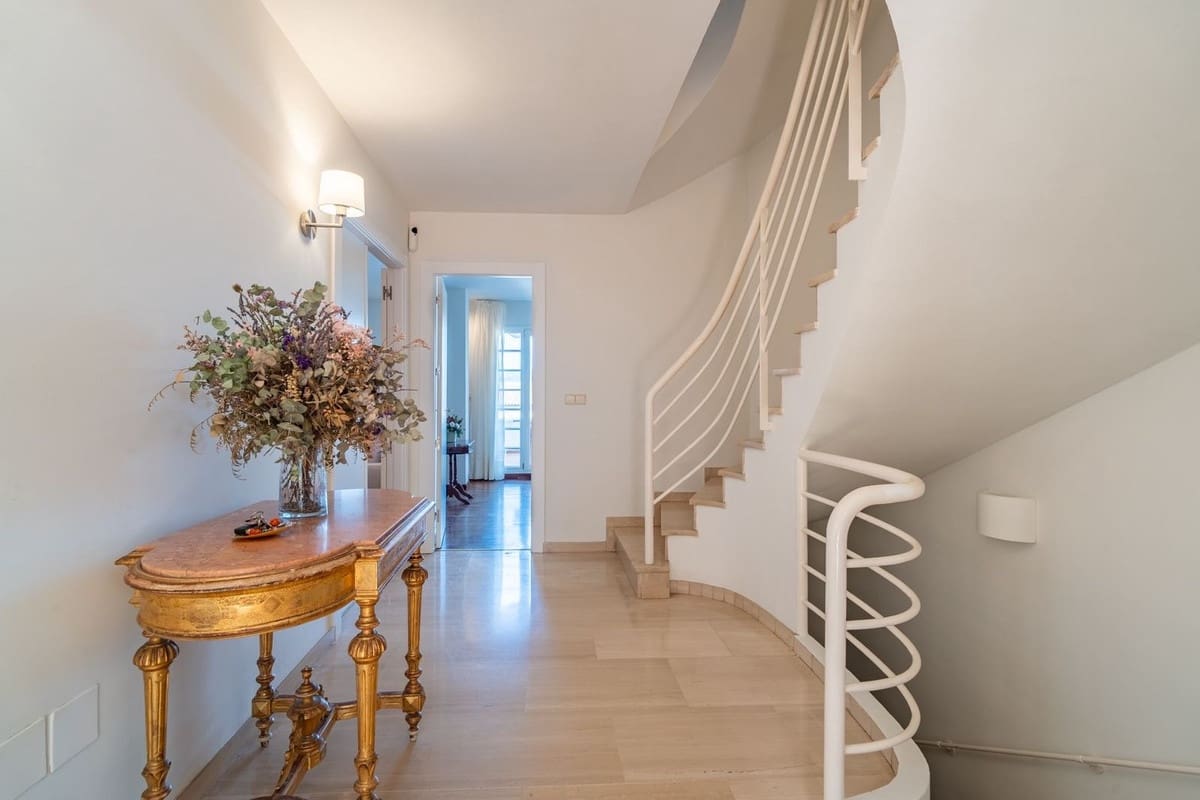 6 soveværelse Byhus til salg i Malaga by - € 1.375.000 (Ref: 9795945)