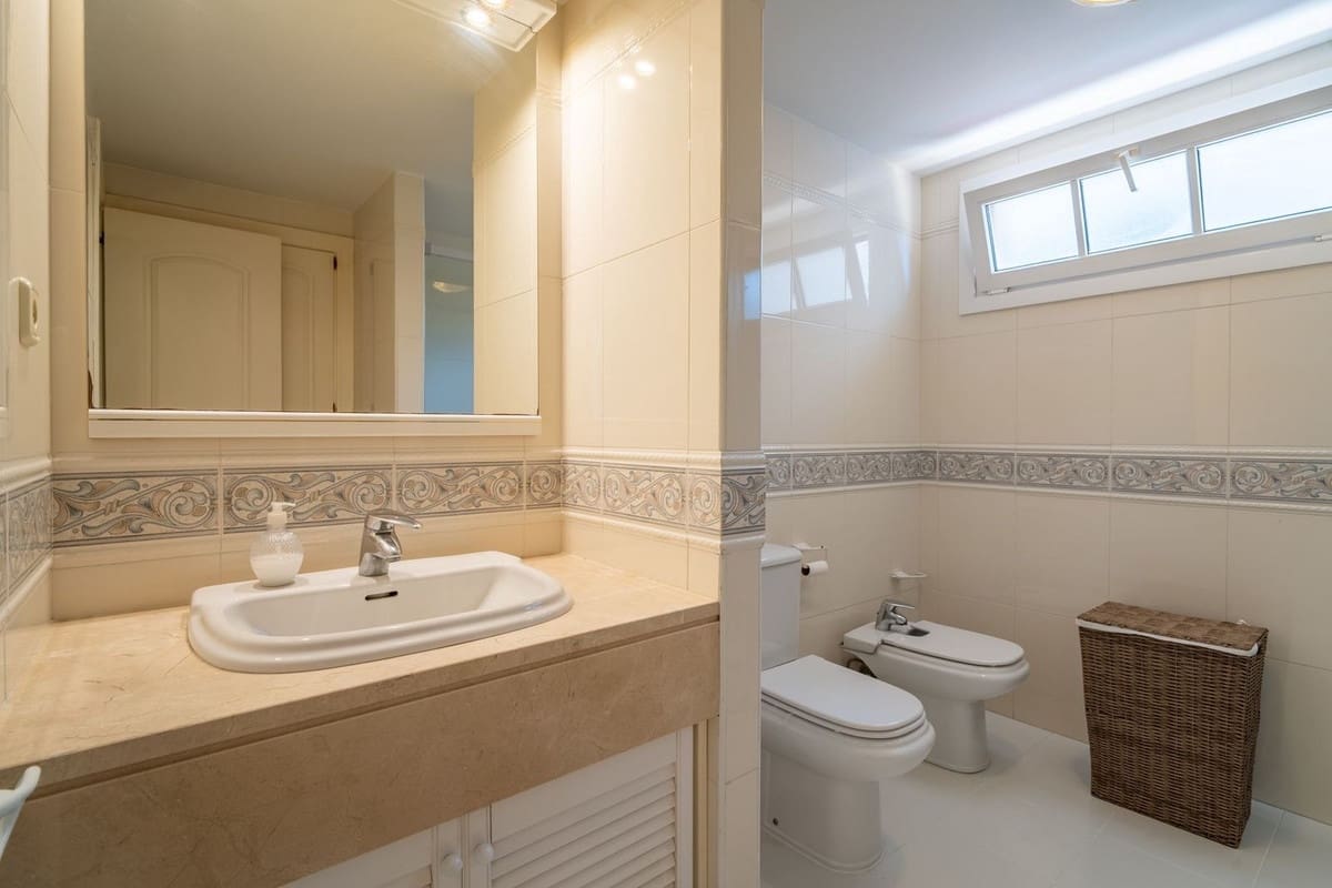 6 soveværelse Byhus til salg i Malaga by - € 1.375.000 (Ref: 9795945)