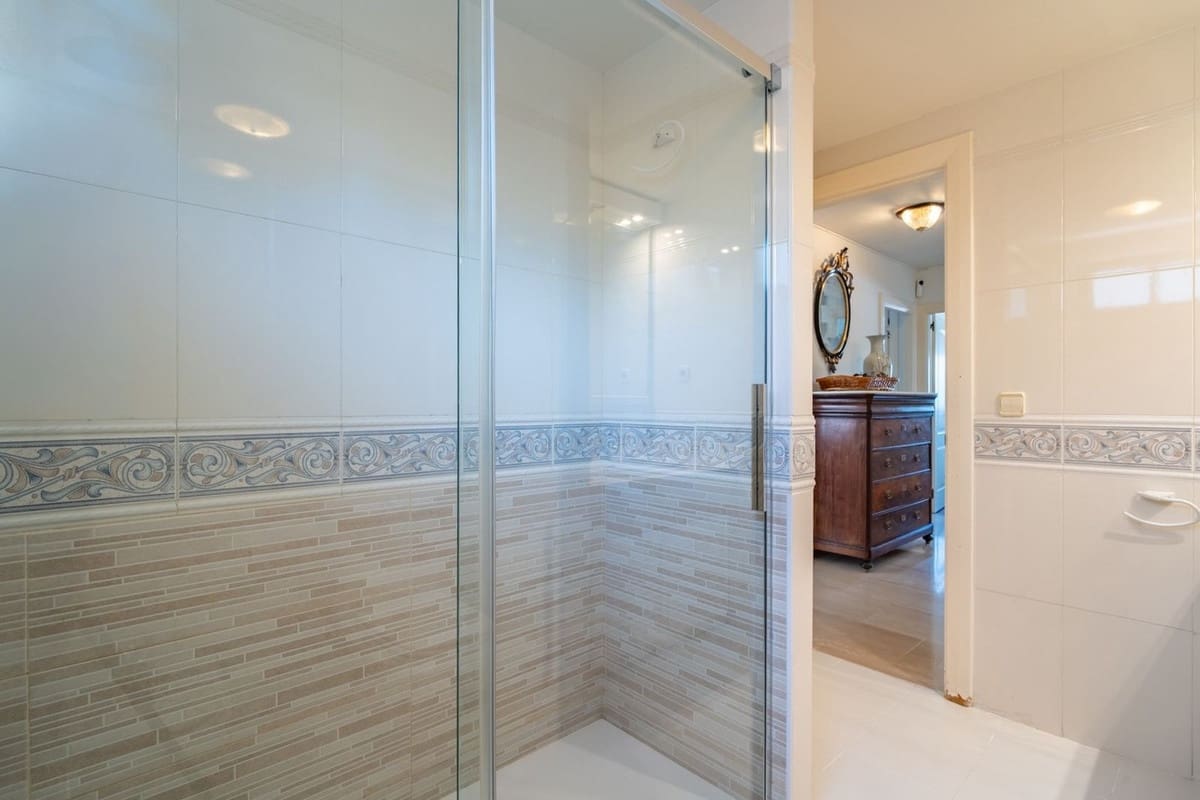 6 soveværelse Byhus til salg i Malaga by - € 1.375.000 (Ref: 9795945)