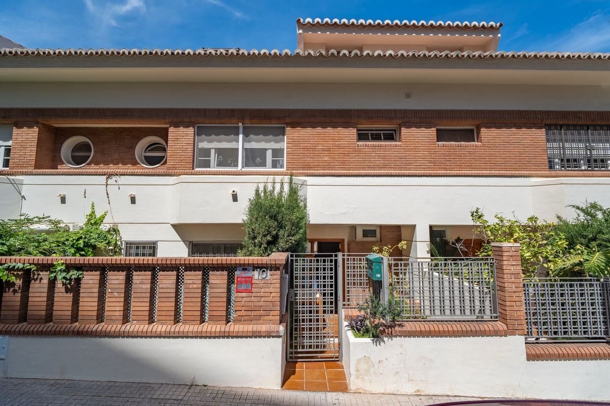 6 soveværelse Byhus til salg i Malaga by - € 1.375.000 (Ref: 9795945)