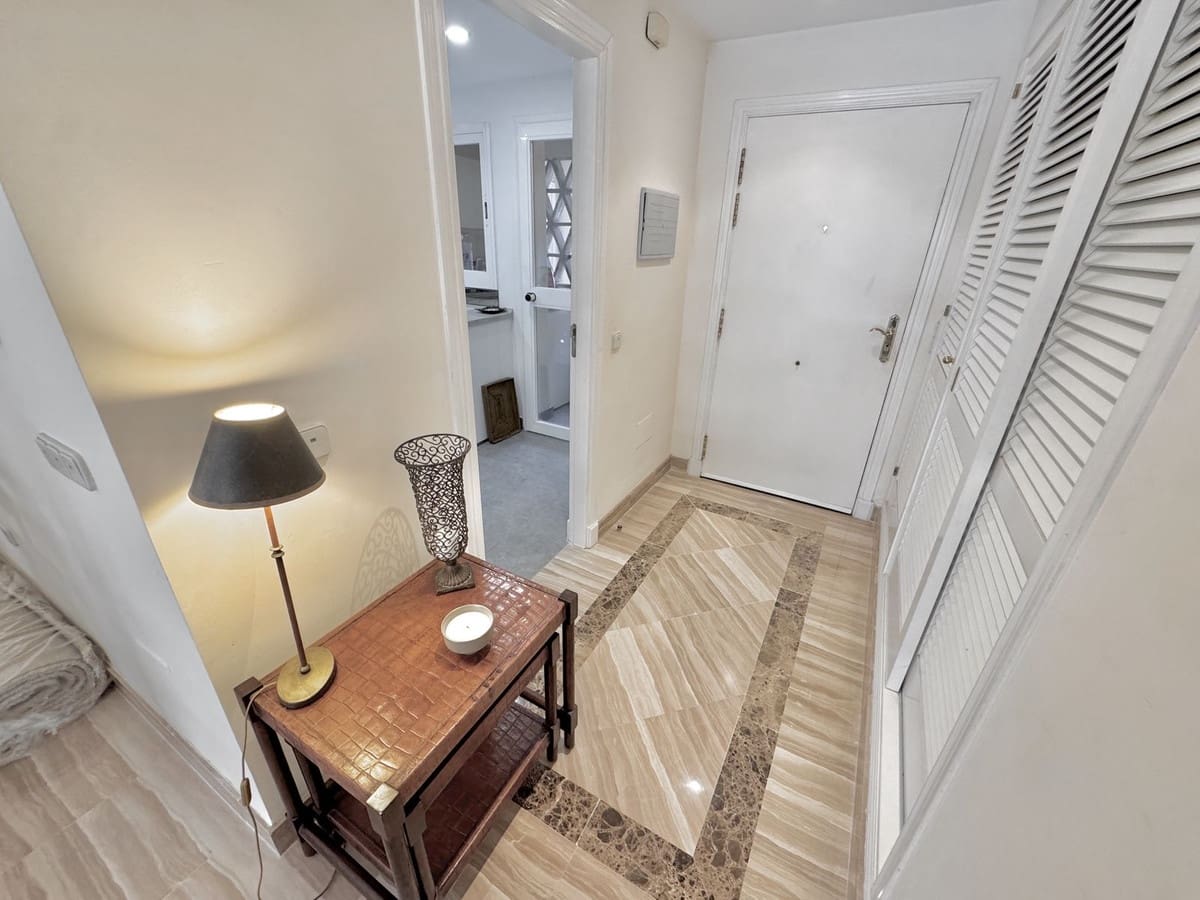 2 soveværelse Lejlighed til salg i Elviria med garage - € 625.000 (Ref: 9798471)