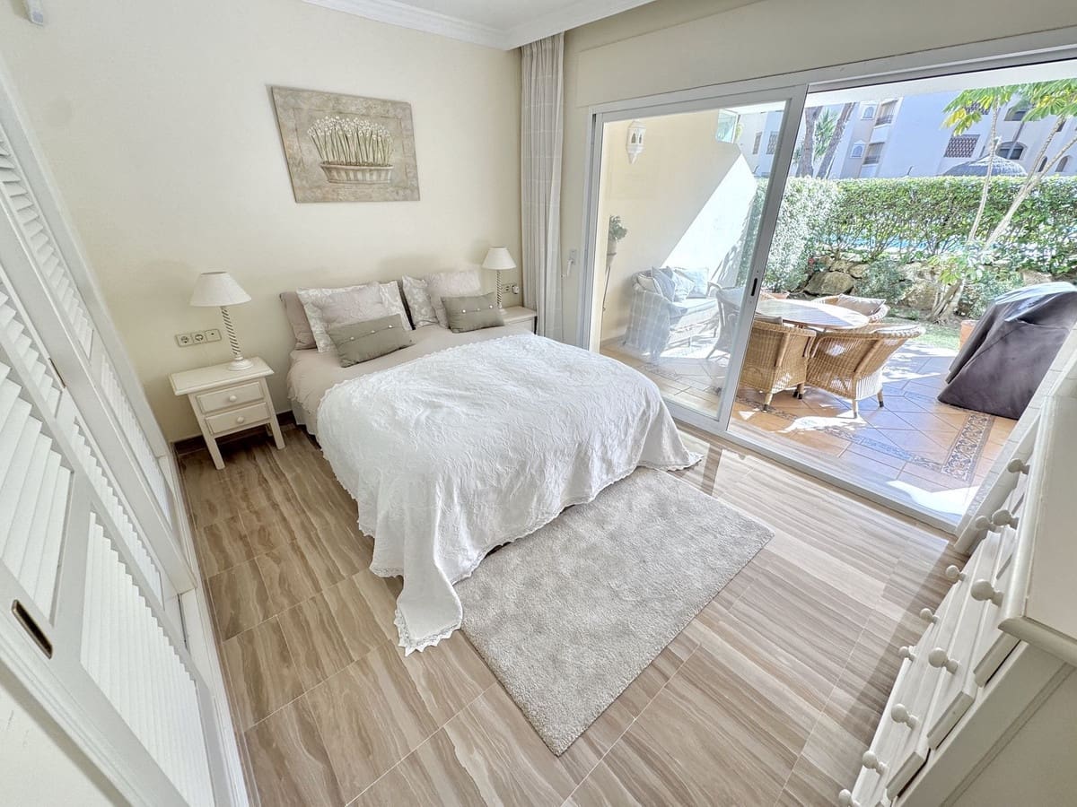 2 soveværelse Lejlighed til salg i Elviria med garage - € 625.000 (Ref: 9798471)