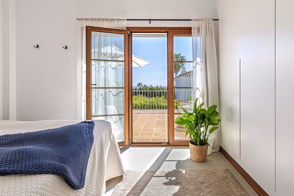 4 Zimmer Villa zu verkaufen in Estepona - 1.690.000 € (Ref: 9800278)