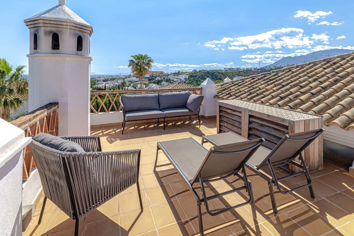 4 Zimmer Villa zu verkaufen in Estepona - 1.690.000 € (Ref: 9800278)