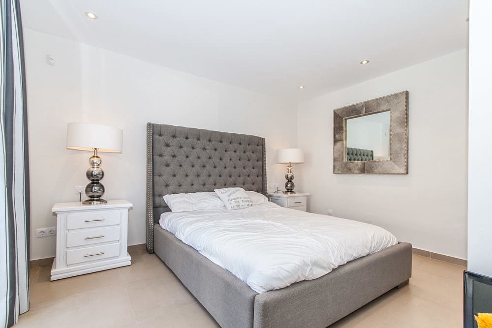 4 soveværelse Penthouse til salg i Elviria med garage - € 1.595.000 (Ref: 9800279)