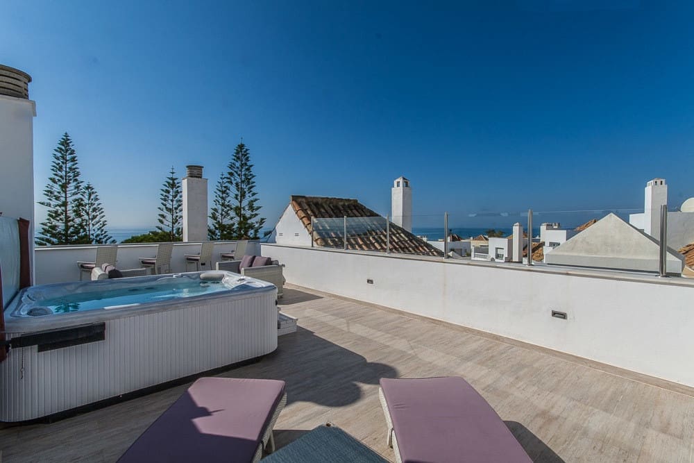 4 soveværelse Penthouse til salg i Elviria med garage - € 1.595.000 (Ref: 9800279)