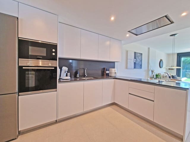 2 quarto Apartamento para venda em La Cala de Mijas, Mijas com garagem - 445 000 € (Ref: 9805562)