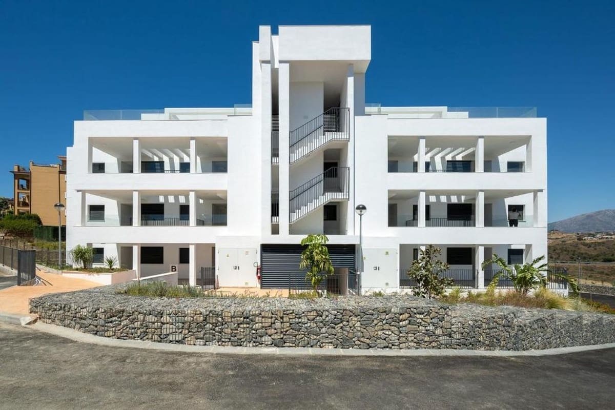 2 bedroom Apartment for sale in La Cala de Mijas with garage - € 445,000 (Ref: 9805562)