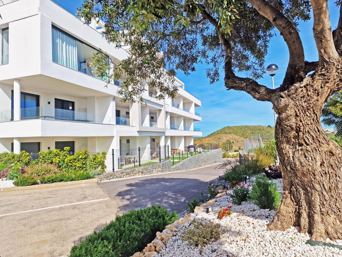 2 bedroom Apartment for sale in La Cala de Mijas with garage - € 445,000 (Ref: 9805562)