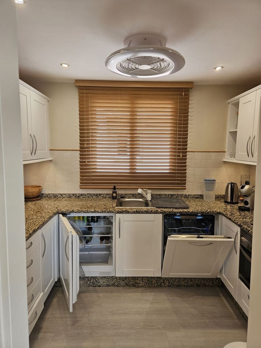 2 bedroom Penthouse for sale in Alhaurin de la Torre with garage - € 799,000 (Ref: 9805564)