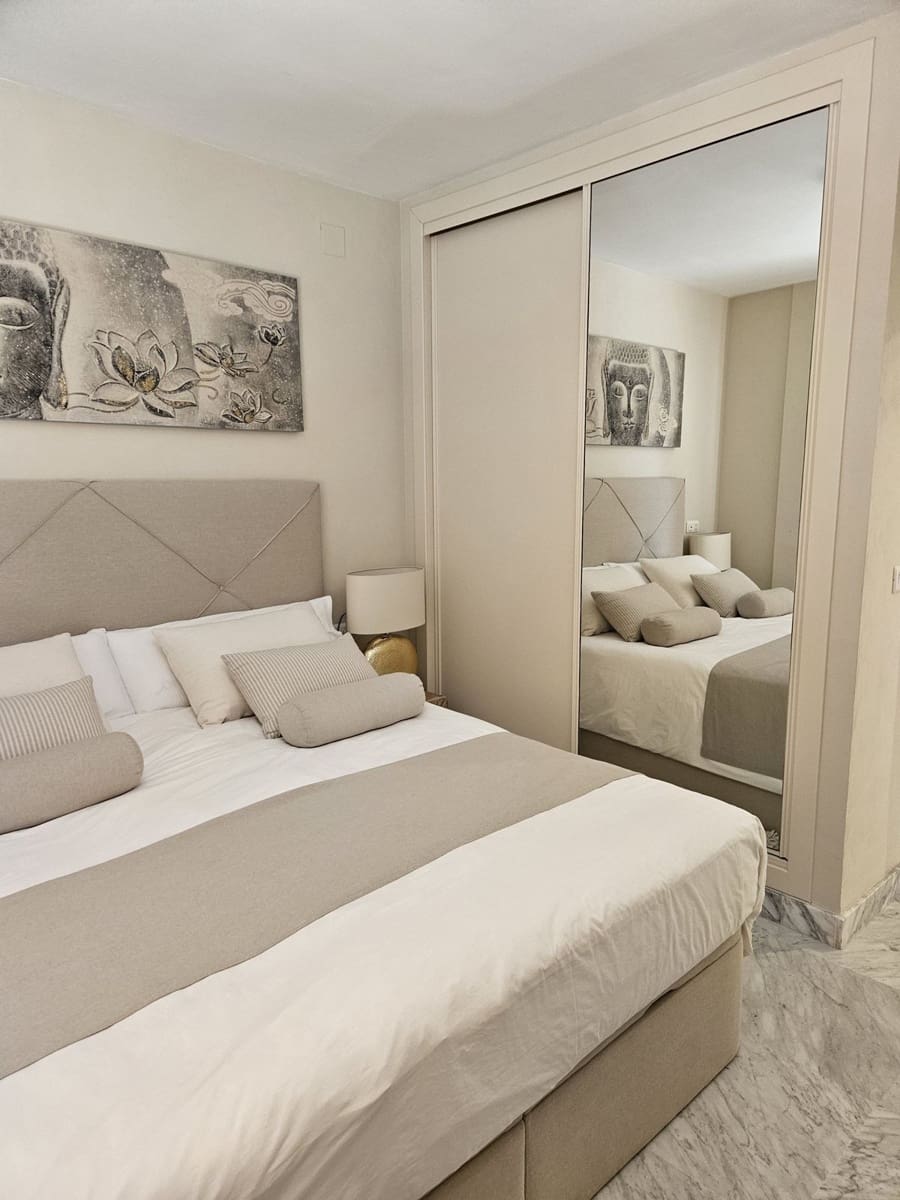 2 bedroom Penthouse for sale in Alhaurin de la Torre with garage - € 799,000 (Ref: 9805564)