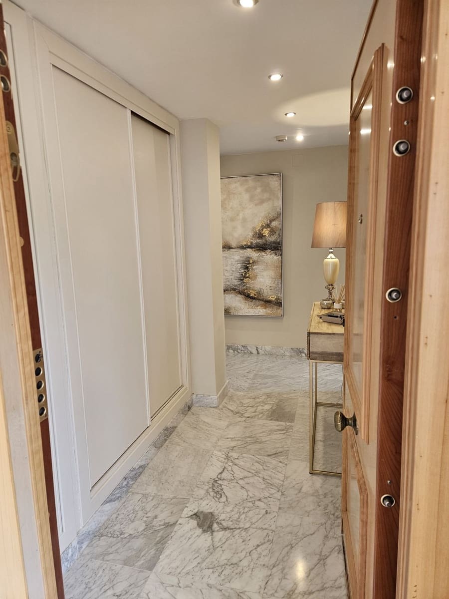 2 bedroom Penthouse for sale in Alhaurin de la Torre with garage - € 799,000 (Ref: 9805564)