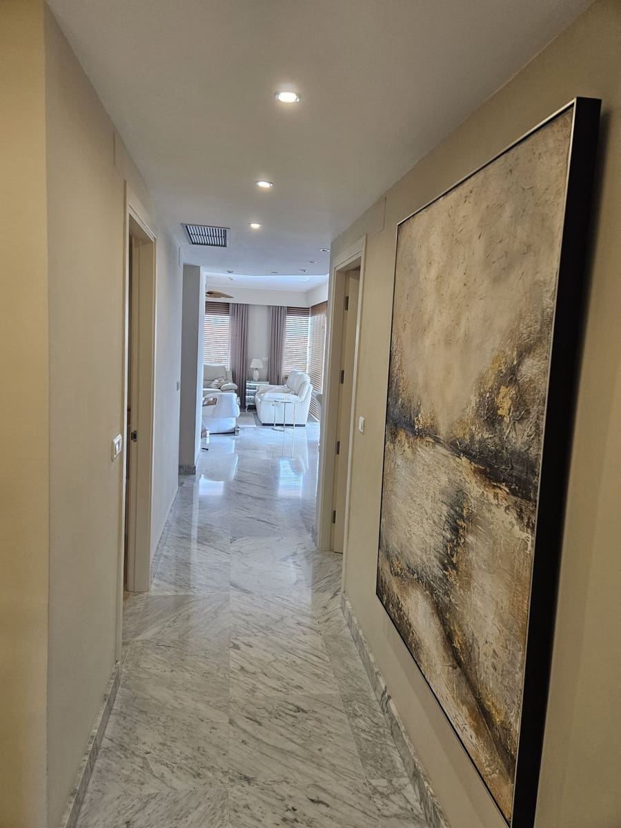 2 bedroom Penthouse for sale in Alhaurin de la Torre with garage - € 799,000 (Ref: 9805564)