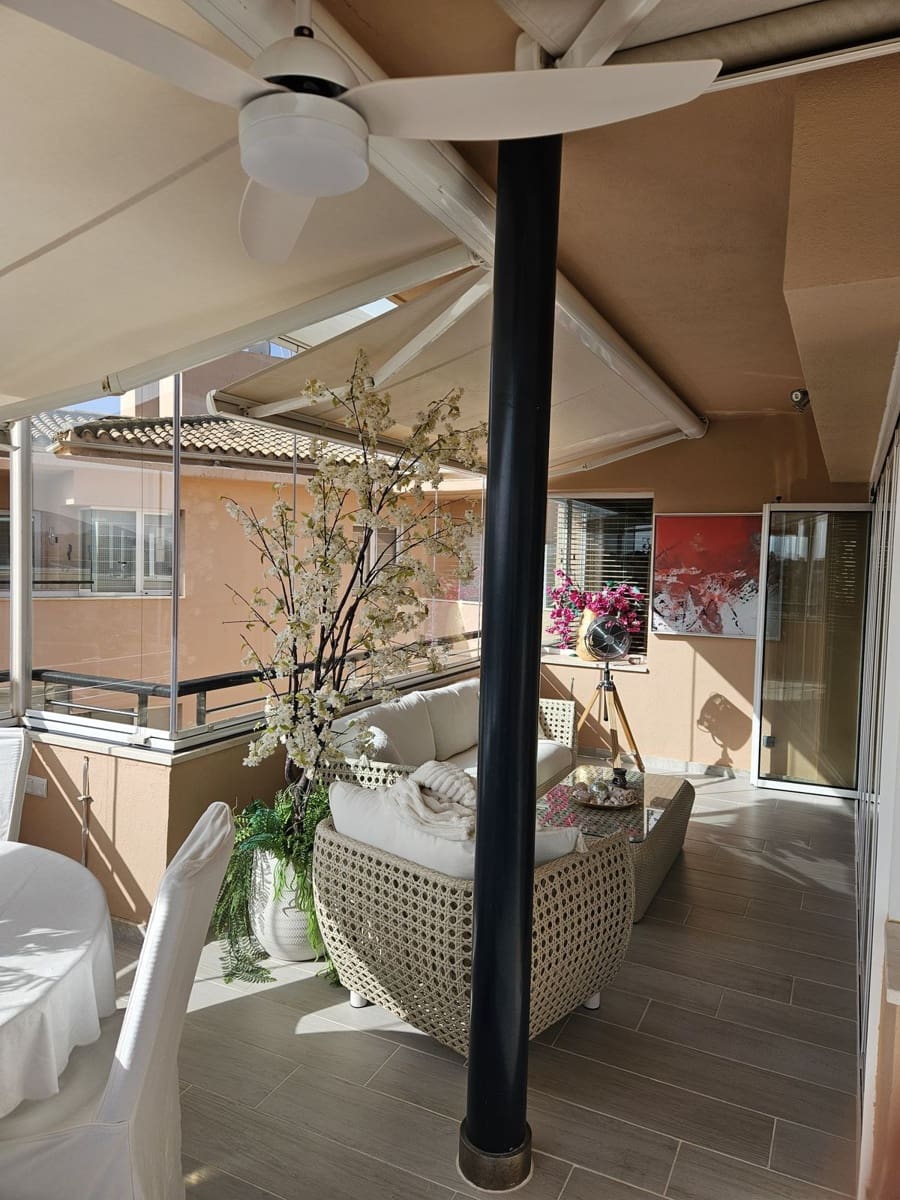 2 bedroom Penthouse for sale in Alhaurin de la Torre with garage - € 799,000 (Ref: 9805564)