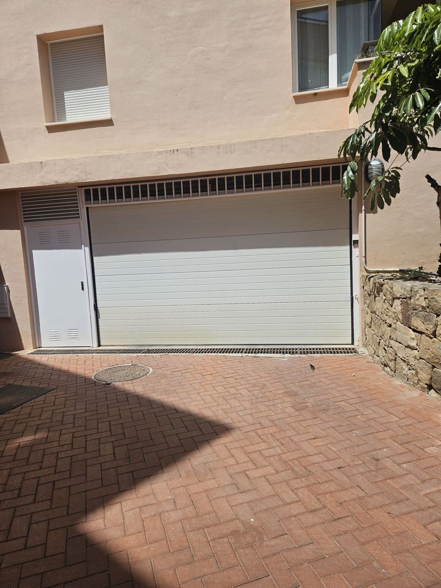 2 bedroom Penthouse for sale in Alhaurin de la Torre with garage - € 799,000 (Ref: 9805564)