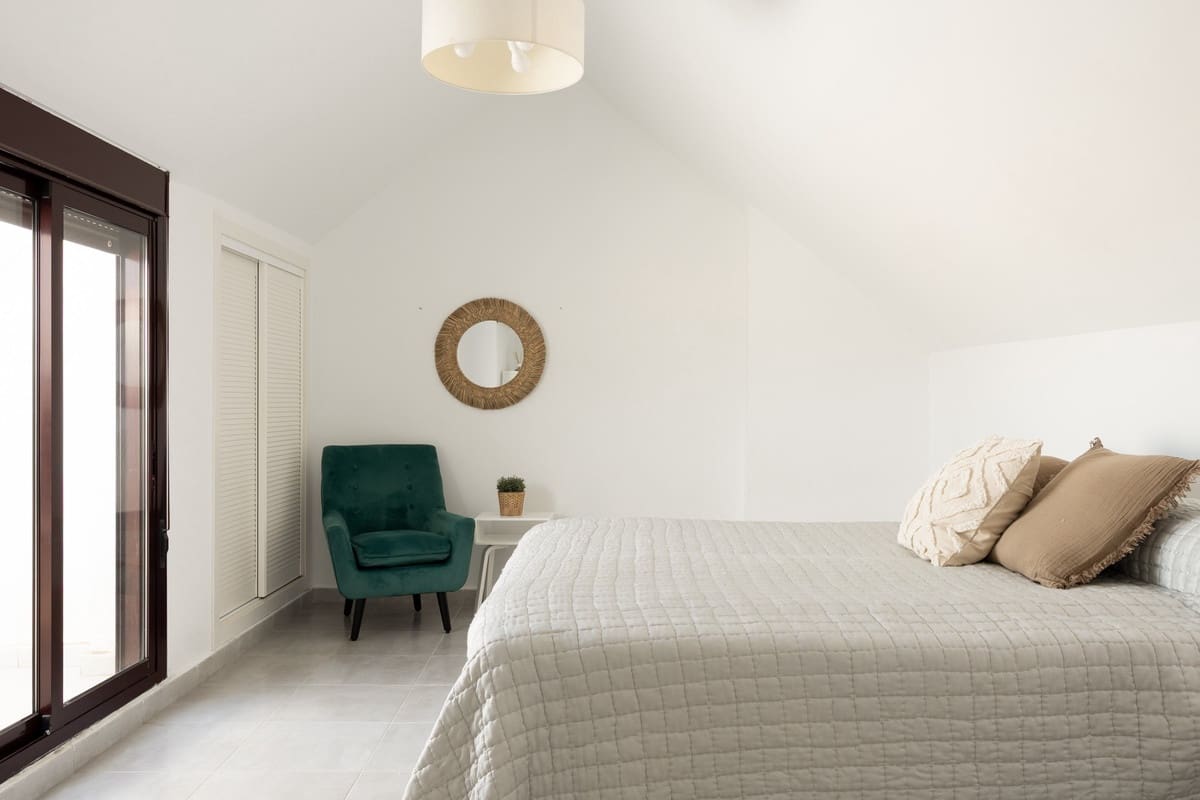 4 sovrum Takvåning till salu i Nueva Andalucia - 1 050 000 € (Ref: 9805568)