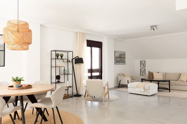 4 sovrum Takvåning till salu i Puerto Banus, Marbella - 1 050 000 € (Ref: 9805568)