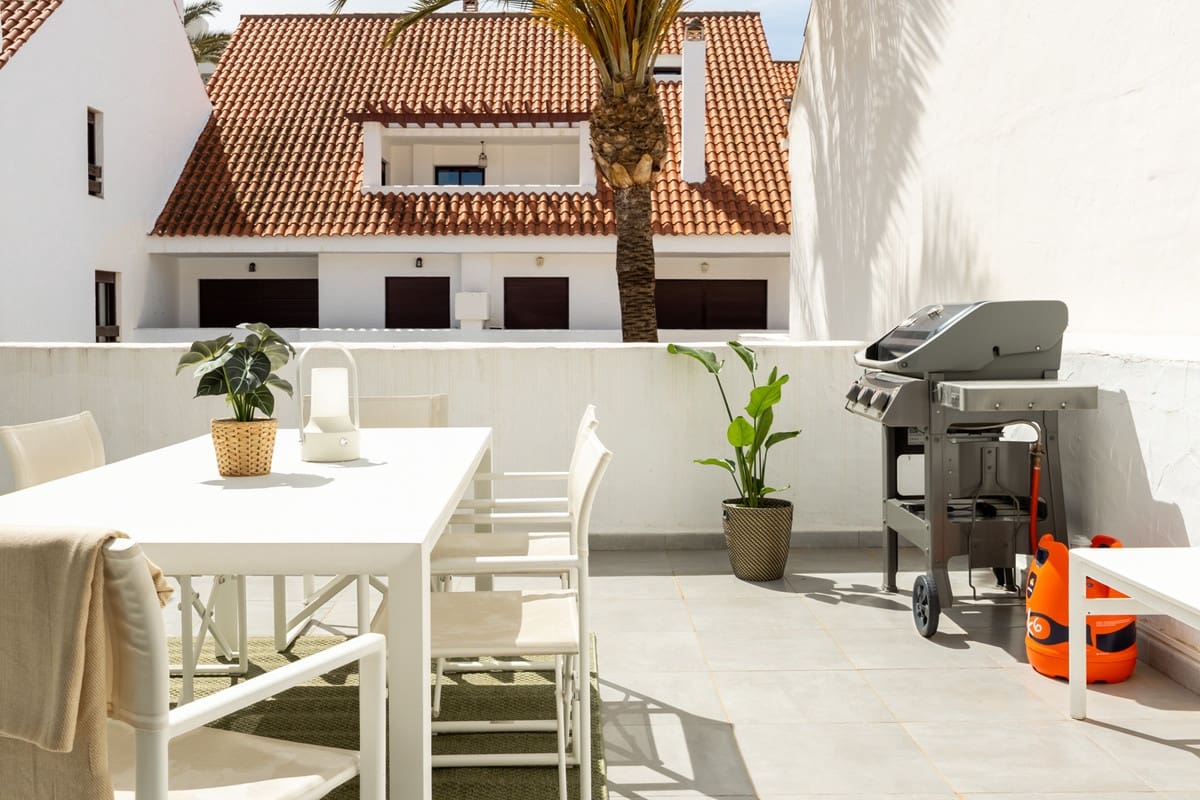 4 sovrum Takvåning till salu i Nueva Andalucia - 1 050 000 € (Ref: 9805568)