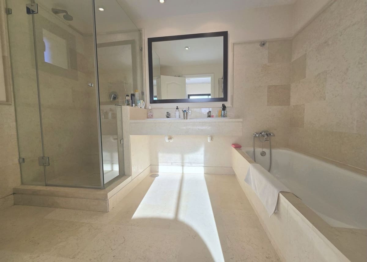 2 camera da letto Appartamento in vendita in Benahavis con garage - 559.000 € (Rif: 9807432)