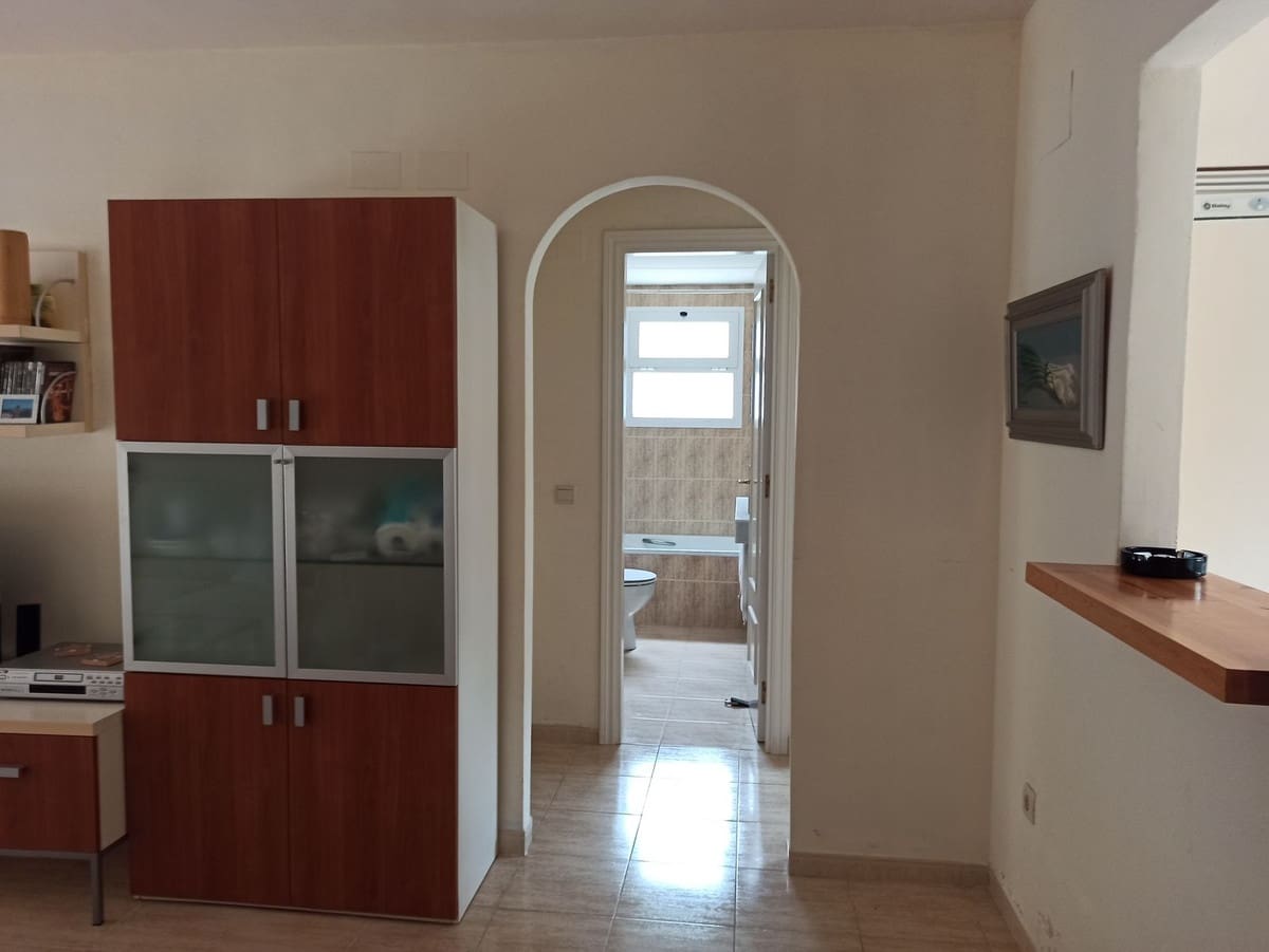 2 bedroom Apartment for sale in Calahonda with garage - € 305,000 (Ref: 9807437)