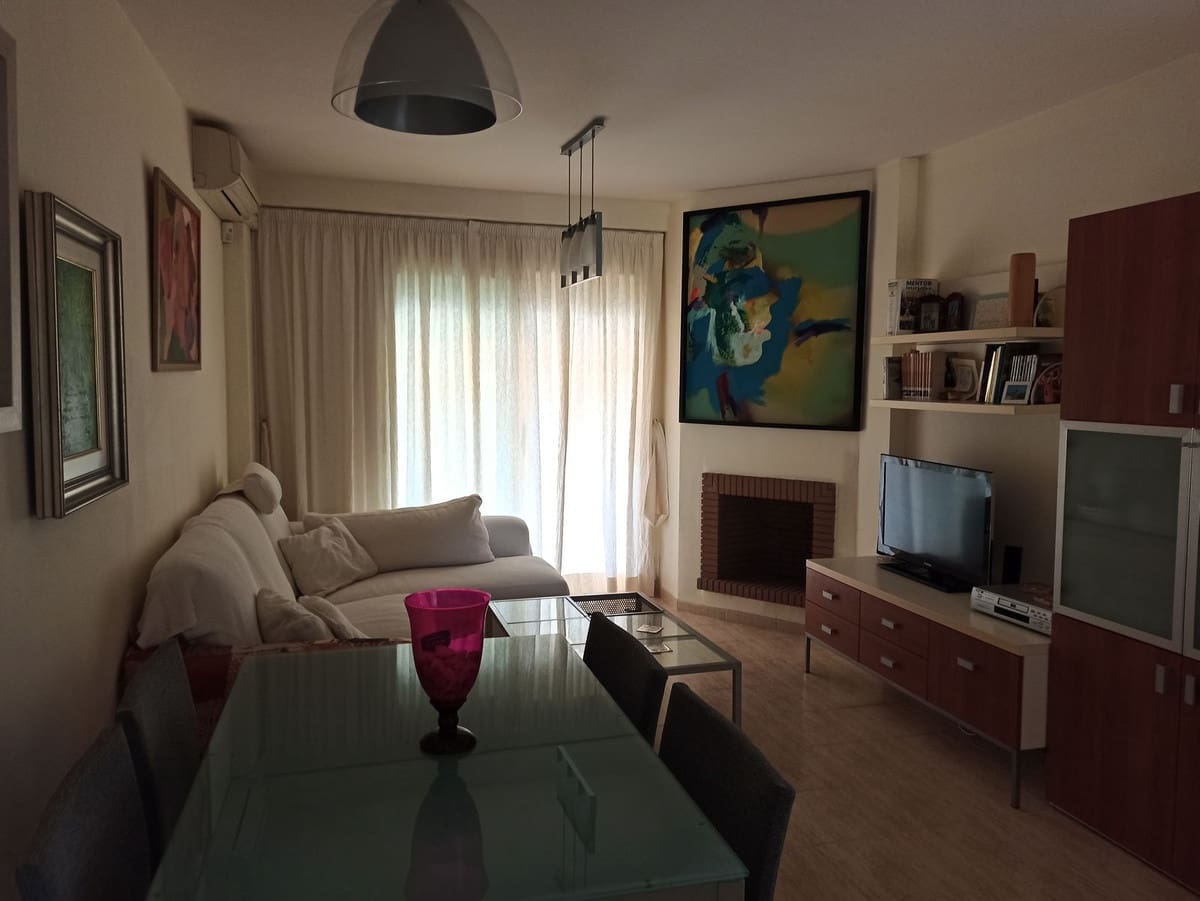 2 bedroom Apartment for sale in Calahonda with garage - € 305,000 (Ref: 9807437)