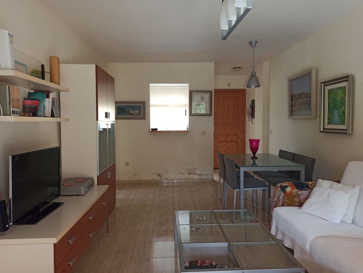2 bedroom Apartment for sale in Calahonda with garage - € 305,000 (Ref: 9807437)