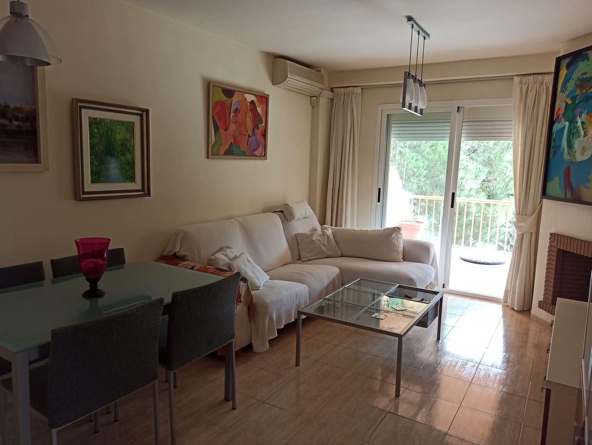 2 bedroom Apartment for sale in Calahonda with garage - € 305,000 (Ref: 9807437)