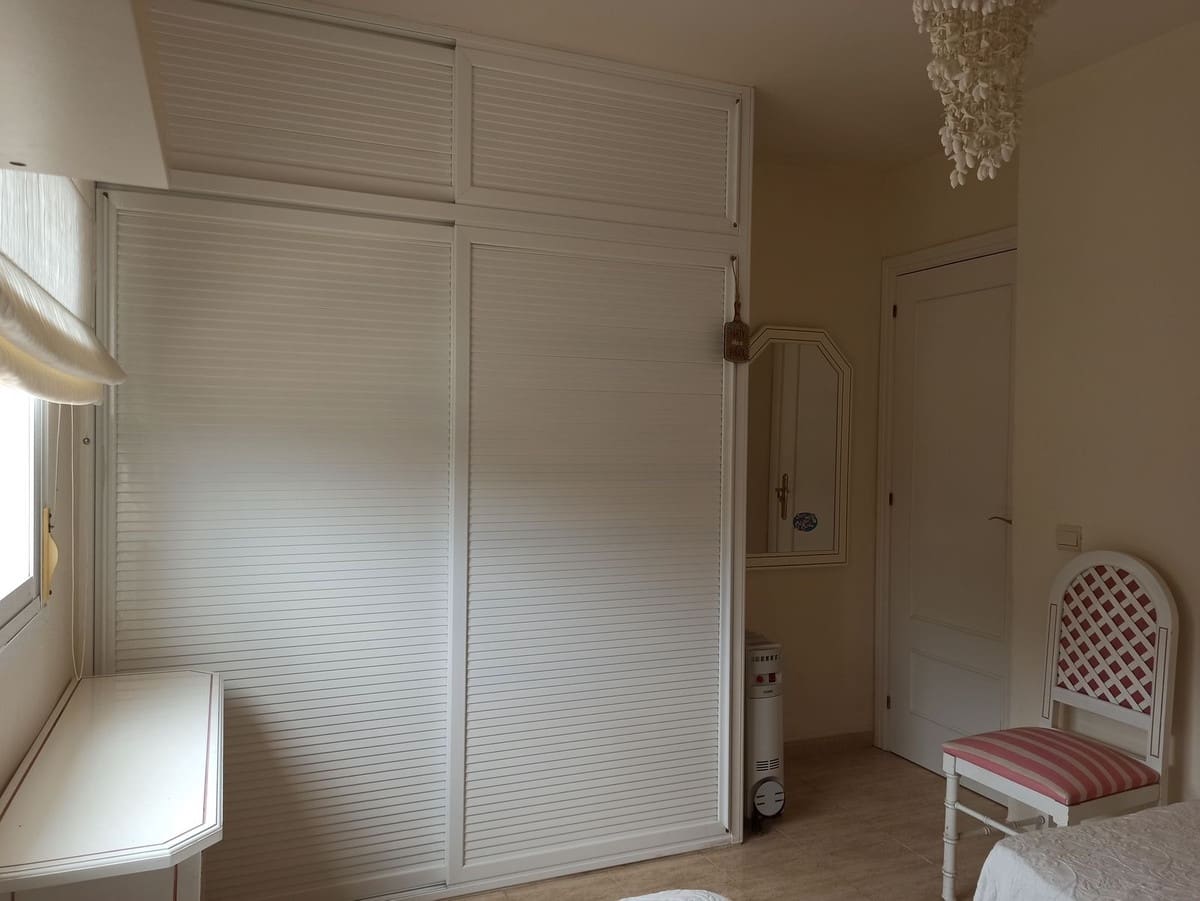 2 bedroom Apartment for sale in Calahonda with garage - € 305,000 (Ref: 9807437)