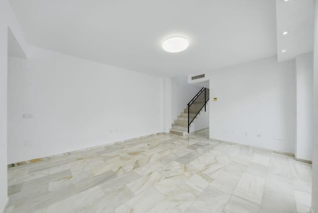 3 chambre Penthouse à vendre à Solymar, Benalmádena avec garage - 465 000 € (Ref: 9810892)