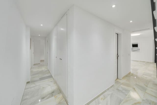 3 chambre Penthouse à vendre à Solymar, Benalmádena avec garage - 465 000 € (Ref: 9810892)