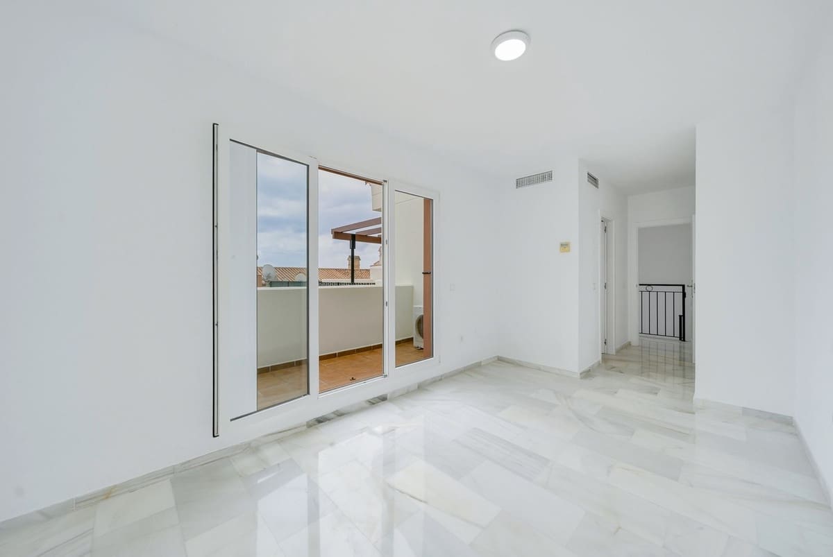 3 chambre Penthouse à vendre à Benalmadena avec garage - 465 000 € (Ref: 9810892)