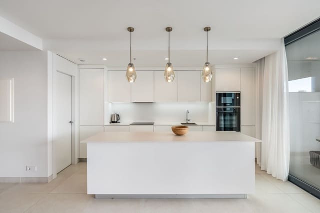 2 bedroom Apartment for sale in El Higuerón, Fuengirola with garage - € 540,000 (Ref: 9810894)