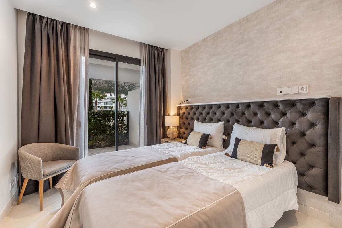 2 bedroom Apartment for sale in Fuengirola with garage - € 540,000 (Ref: 9810894)