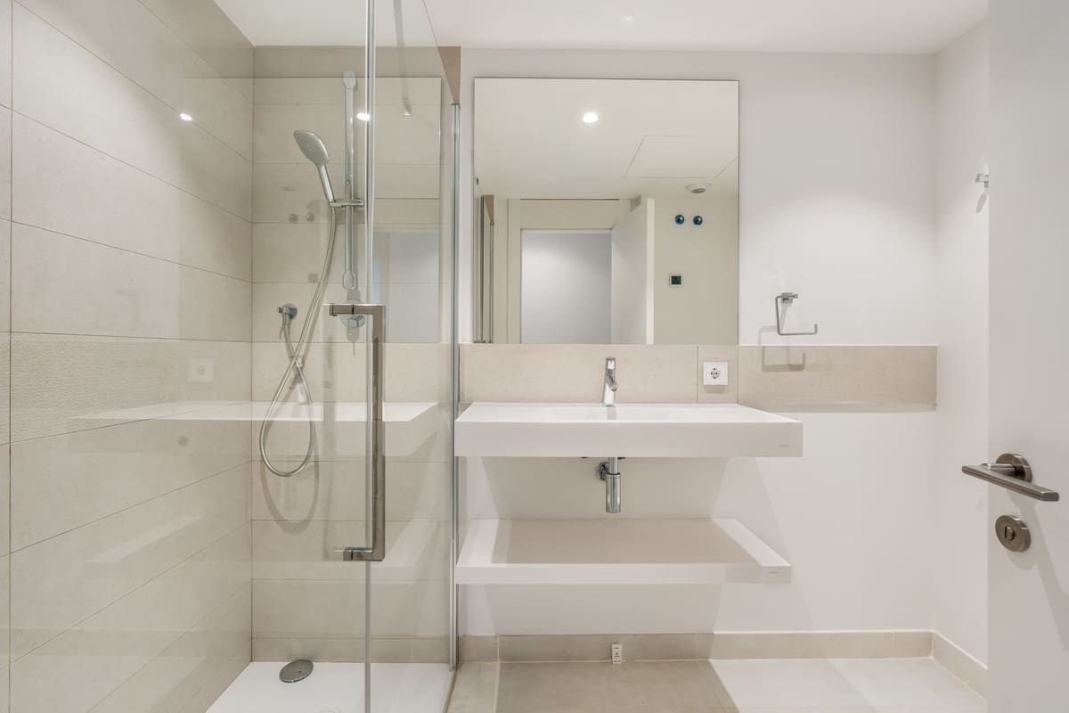 2 bedroom Apartment for sale in Fuengirola with garage - € 540,000 (Ref: 9810894)