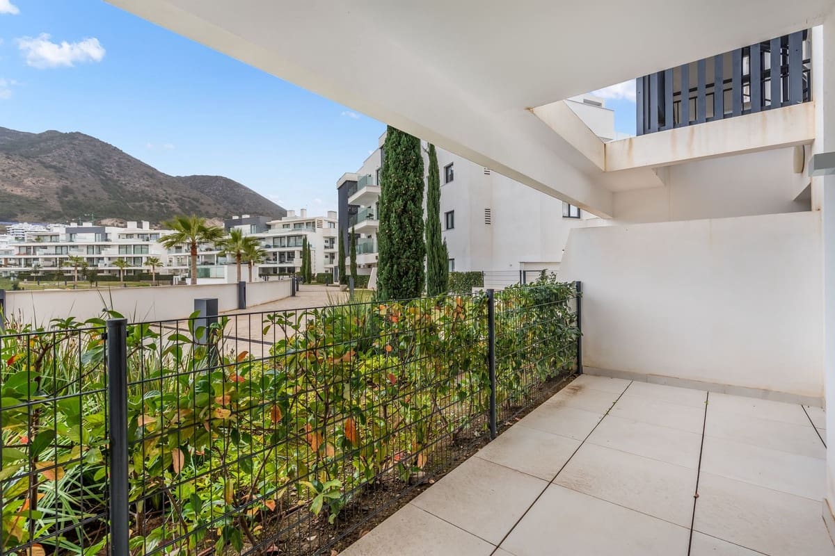 2 bedroom Apartment for sale in Fuengirola with garage - € 540,000 (Ref: 9810894)