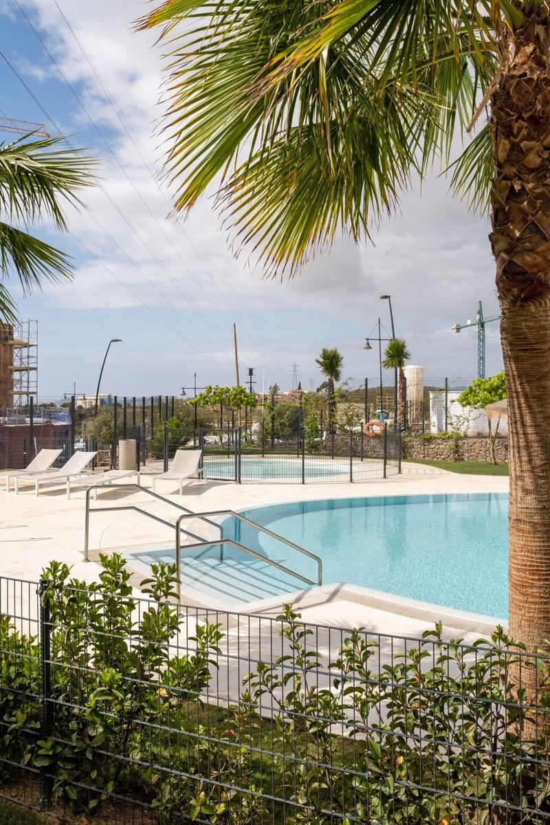 2 bedroom Apartment for sale in Fuengirola with garage - € 540,000 (Ref: 9810894)