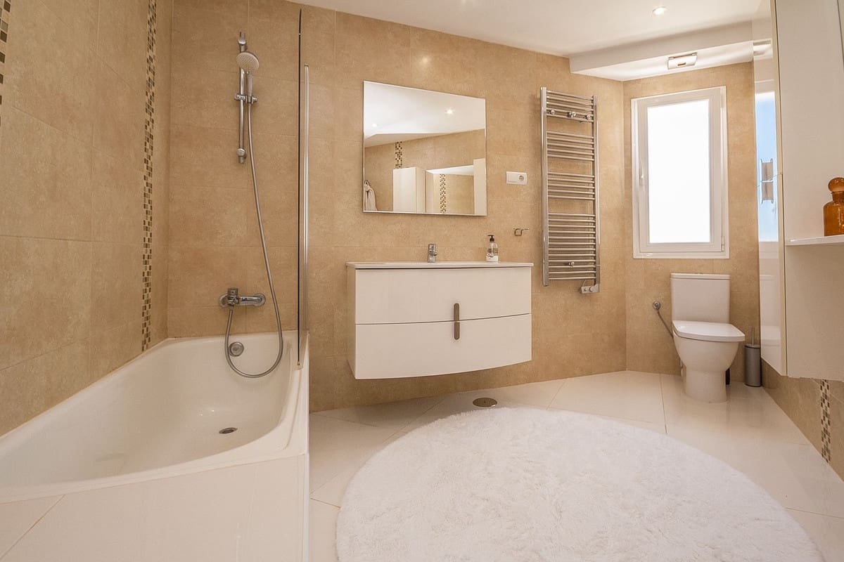 6 soveværelse Villa til salg i Estepona med garage - € 2.350.000 (Ref: 9810899)
