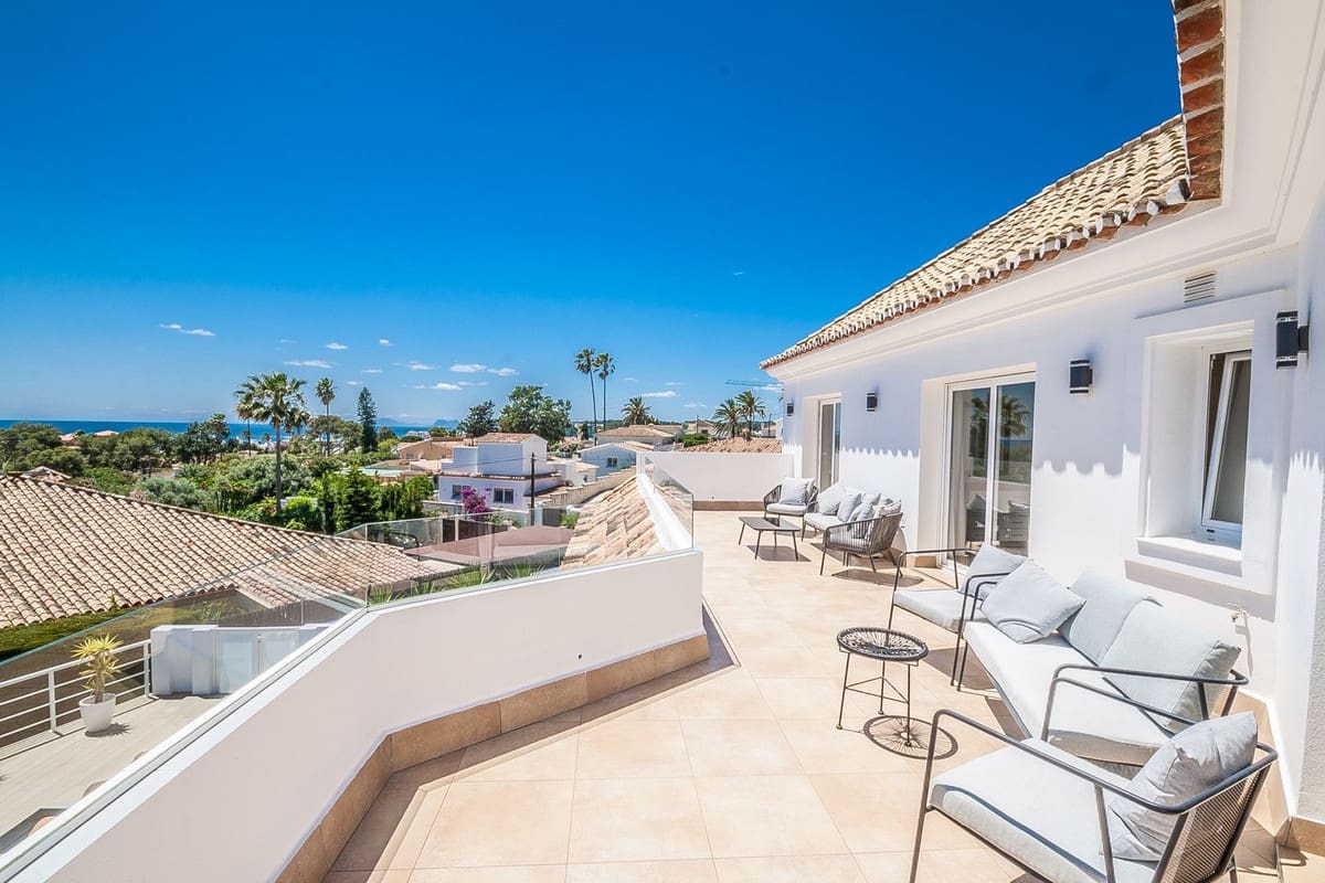 6 soveværelse Villa til salg i Estepona med garage - € 2.350.000 (Ref: 9810899)