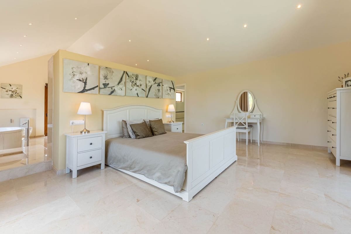 5 sovrum Villa till salu i La Cala Golf - 1 890 000 € (Ref: 9810900)