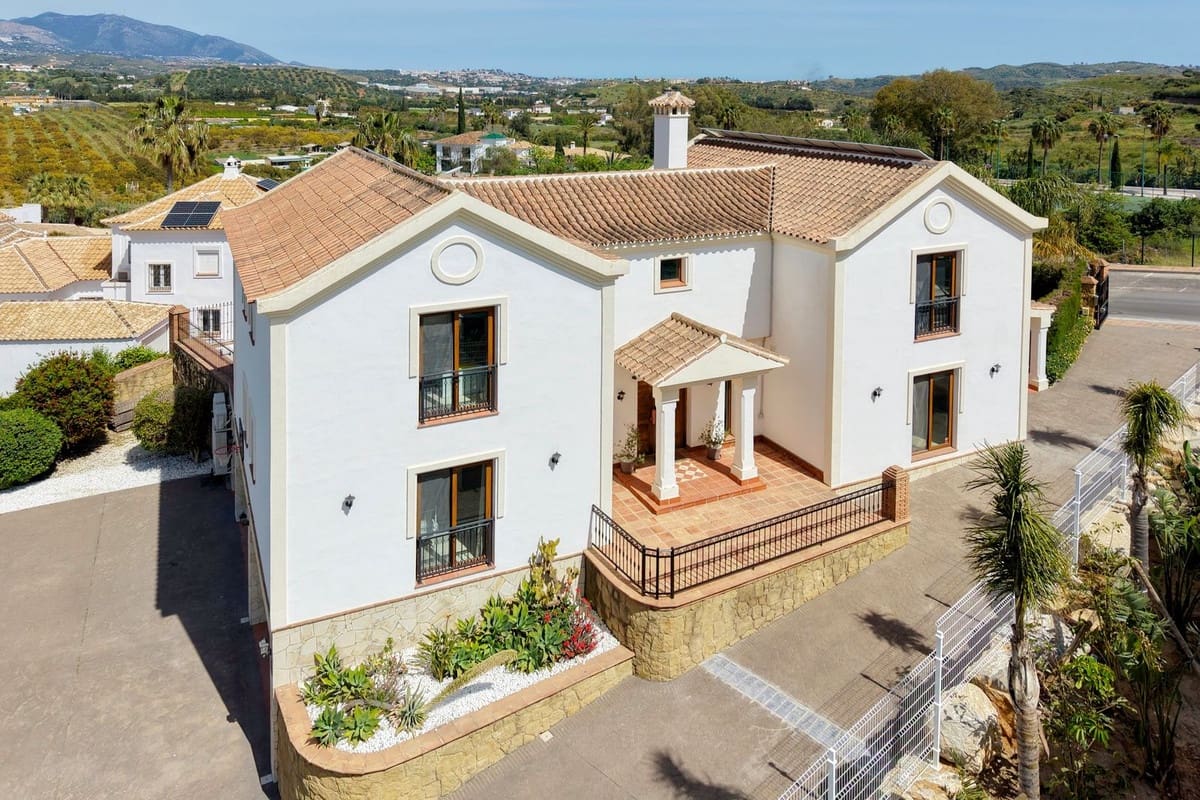 5 sovrum Villa till salu i La Cala Golf - 1 890 000 € (Ref: 9810900)