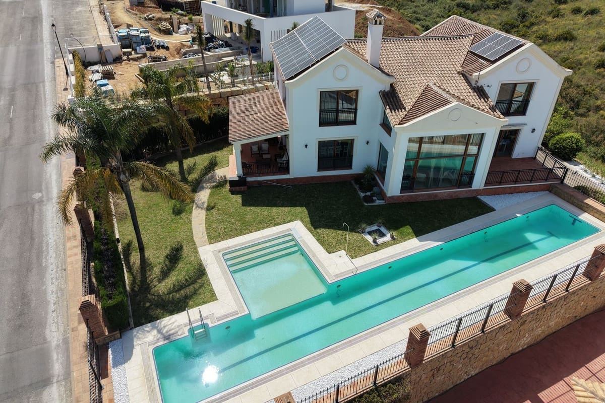 5 sovrum Villa till salu i La Cala Golf - 1 890 000 € (Ref: 9810900)
