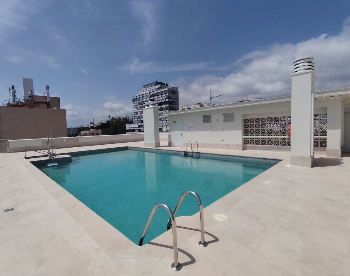 Apartamento de 3 habitaciones en Carvajal en venta - 695.000 € (Ref: 9812702)