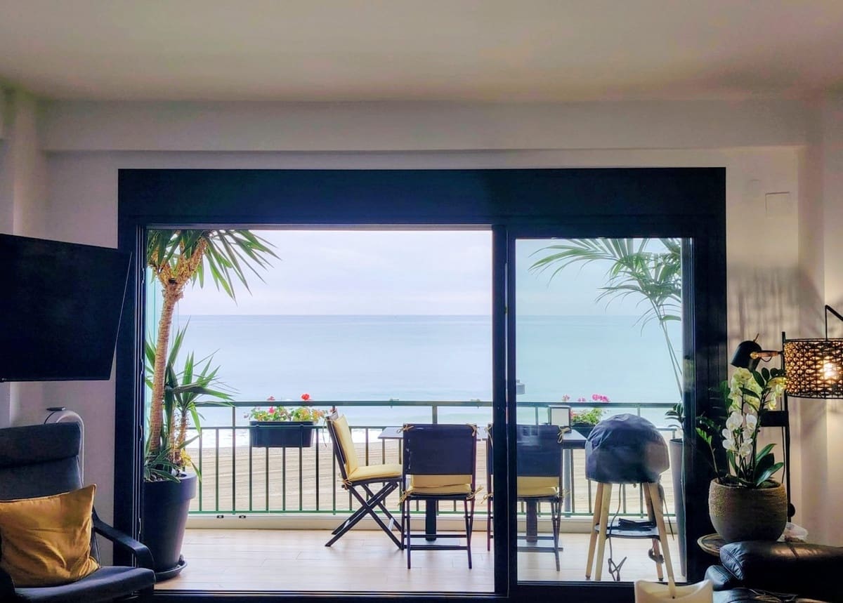 Apartamento de 3 habitaciones en Carvajal en venta - 695.000 € (Ref: 9812702)