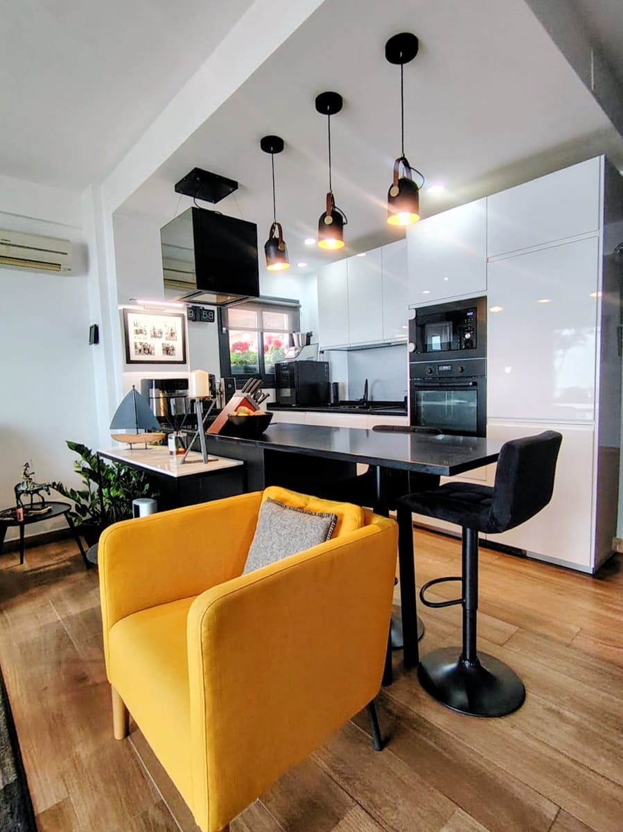 Apartamento de 3 habitaciones en Carvajal en venta - 695.000 € (Ref: 9812702)