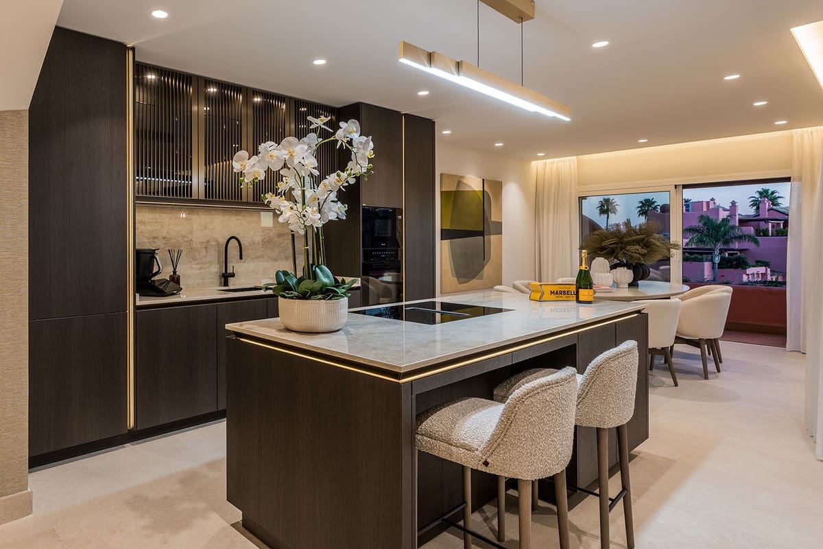 3 sovrum Takvåning till salu i Estepona - 2 995 000 € (Ref: 9813610)