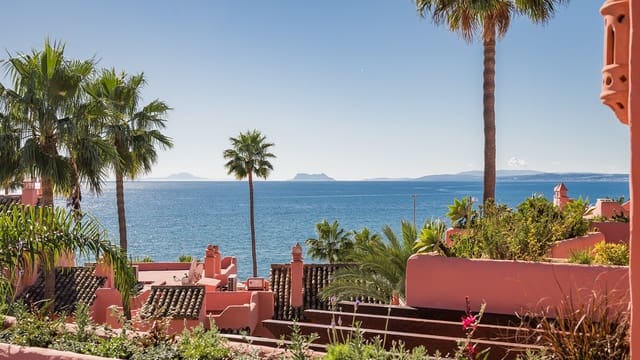 3 bedroom Penthouse for sale in Parque Central, Estepona - € 2,995,000 (Ref: 9813610)