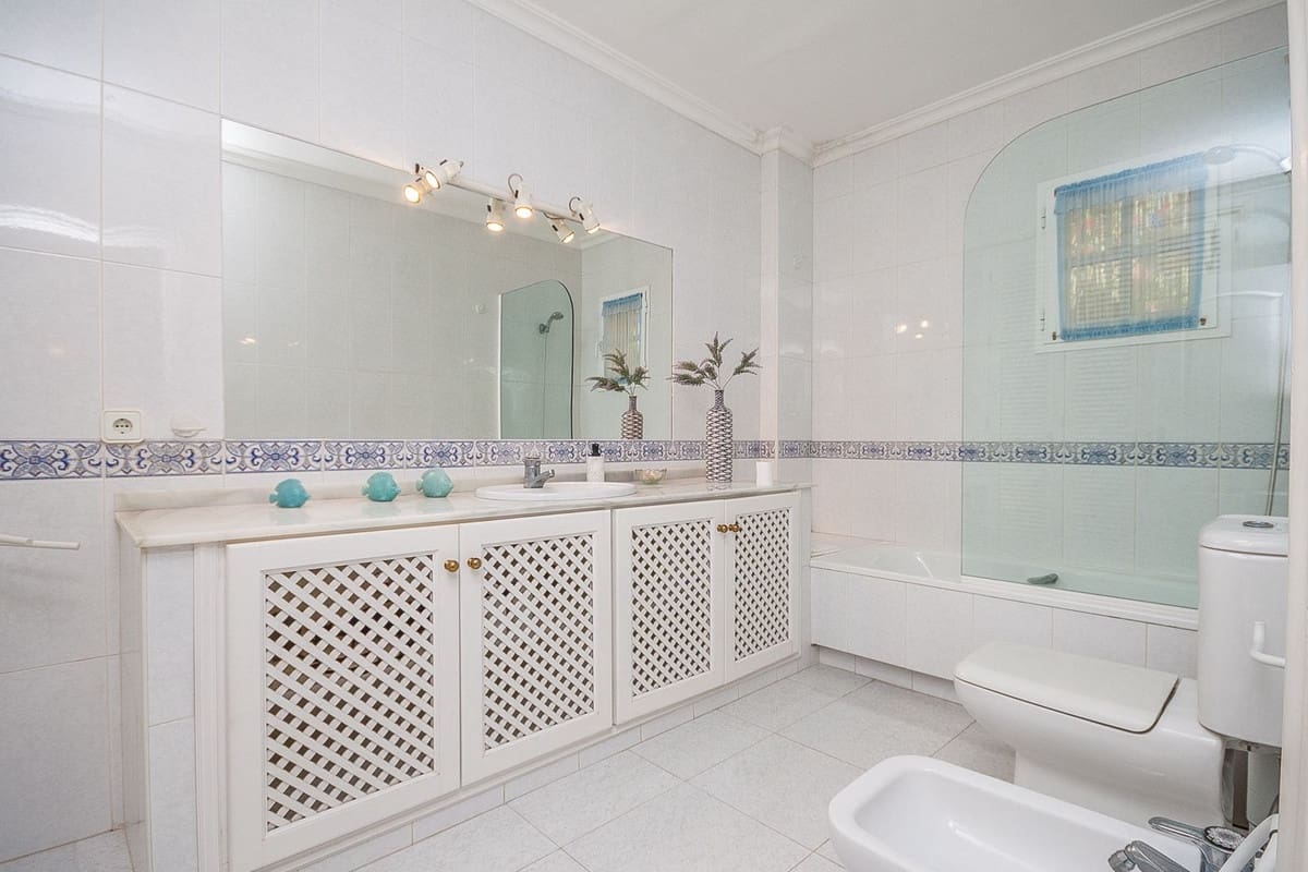 5 Zimmer Villa zu verkaufen in Calahonda - 1.195.000 € (Ref: 9813617)