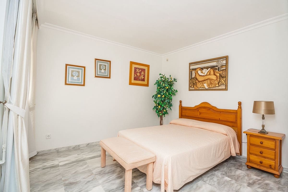 5 Zimmer Villa zu verkaufen in Calahonda - 1.195.000 € (Ref: 9813617)